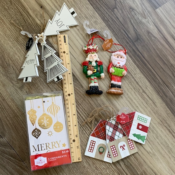 ๐ Holiday Time Decoration Assorted Christmas Tree Ornaments Decorations Bundle - Picture 2 of 3